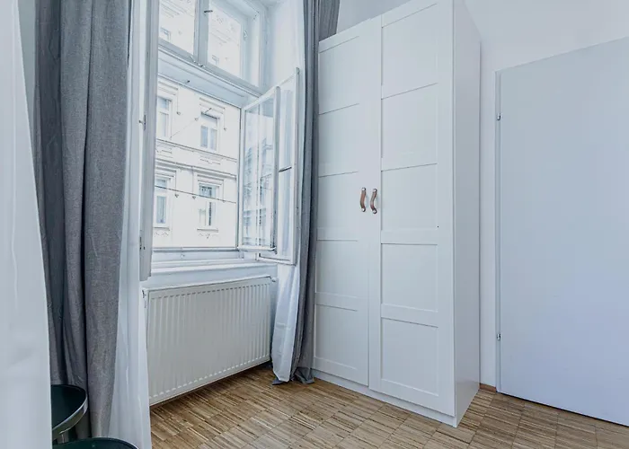 Apartment In The Heart Of Vienna, Amazing 2br With Wifi & Tv *